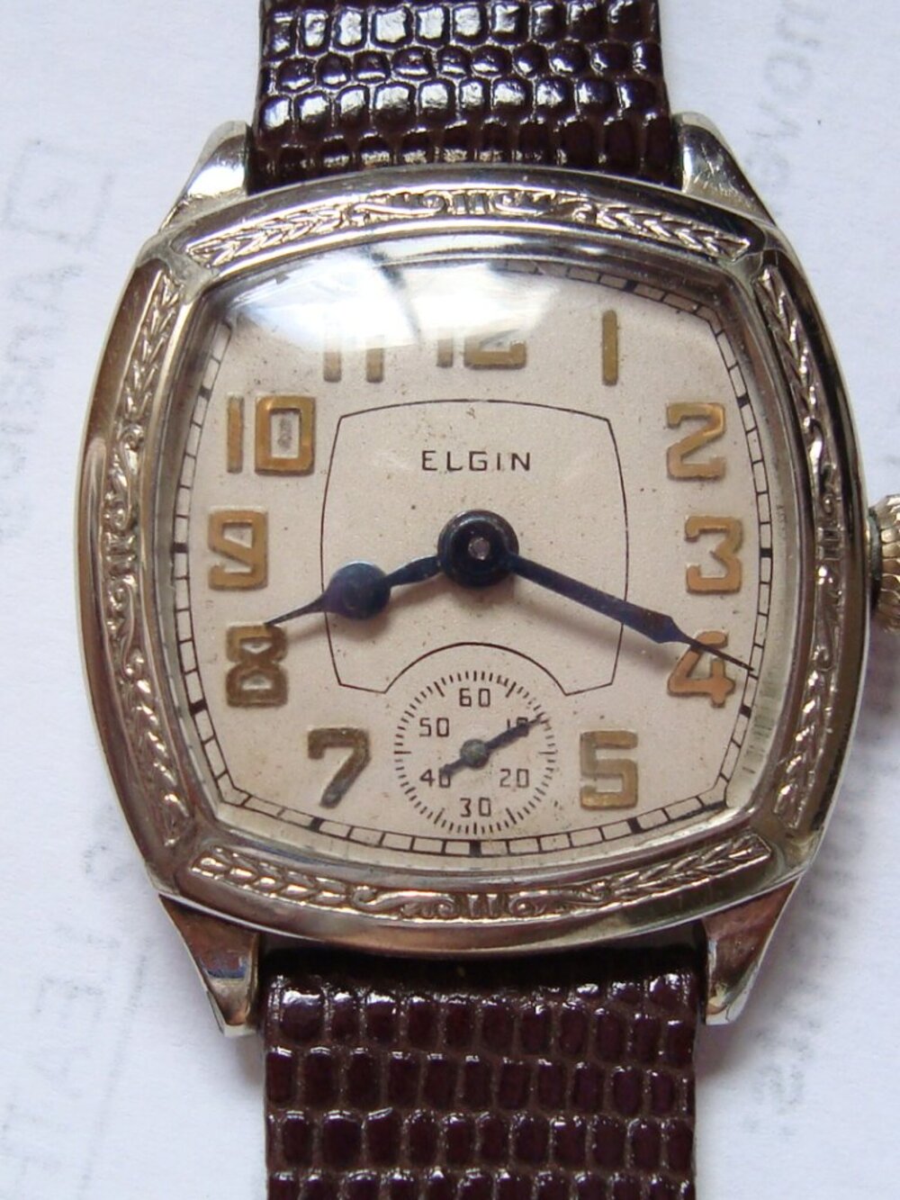 VINTAGE WIND UP DECO ELGIN,RUN GREAT
